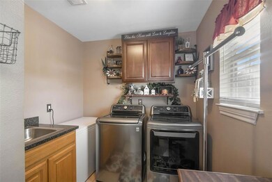 416 E Monterey St, Denison, TX 75021 - photo 7