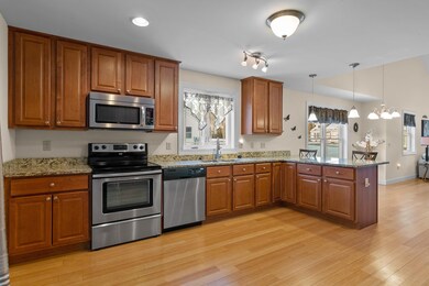 8R Indian Hill Rd, Derry, NH 03038 - photo 2