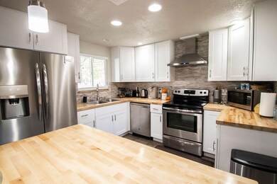 1425 Pleasant St, Medford, OR 97504 - photo 5