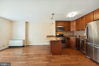 The Newport unit 905, Washington, DC 20036 - photo 3