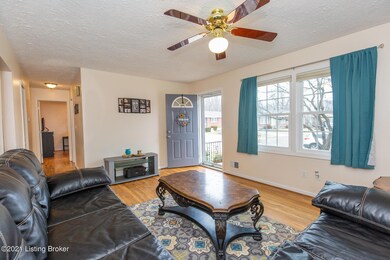 6502 Lantana Ct, Louisville, KY 40229 - photo 4