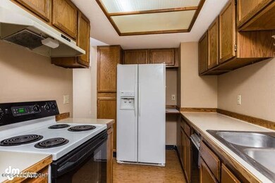1265 Norman St Unit 12-small-005-Kitchen
