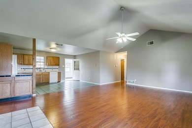 875 Tanglewood Dr, Weatherford, TX 76087 - photo 7