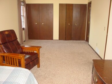 897 Shady Ct, Aurora, IL 60506 - photo 6