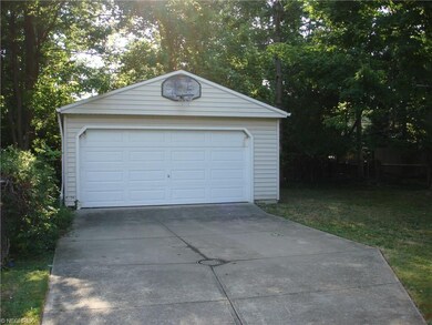 Newer garage built 2006, cement drive in great sha