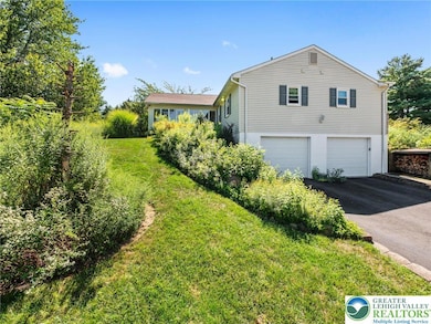 943 N 6th St, Emmaus, PA 18049 - photo 4