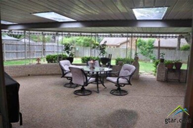 329 329 Glen Cove Cir, Tyler, TX 75701 - photo 5