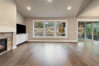 3127 NW Hidden Ridge Dr, Bend, OR 97703 - photo 5