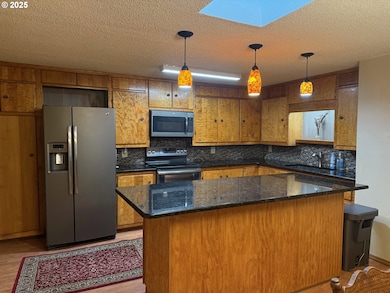 87511 Tiernan Rd, Mapleton, OR 97453 - photo 4