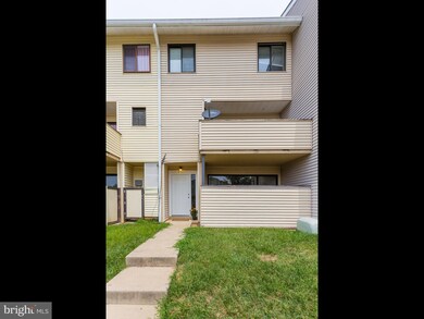 8700 Village Square Dr unit 8700, Alexandria, VA 22309 - photo 3