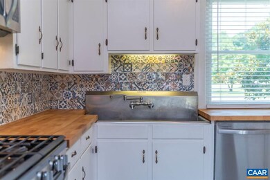 847 Lee Jackson Hwy, Staunton, VA 24401 - photo 6