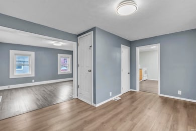 114 Parker Ave, Kendallville, IN 46755 - photo 4