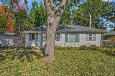 606 Cullom St, Normal, IL 61761 - photo 3