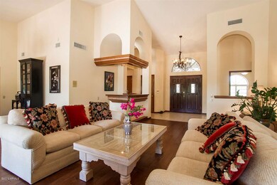 FORMAL LIVING