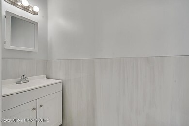 25 Geyser Dr, Staten Island, NY 10312 - photo 7