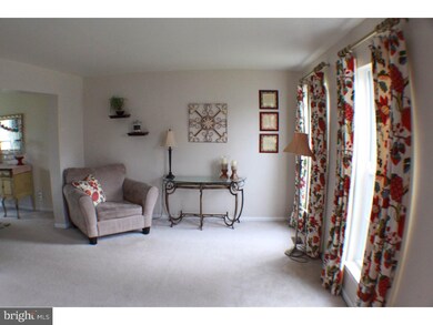 189 Abbey Dr, Royersford, PA 19468 - photo 2