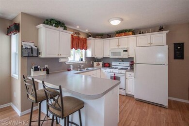 7818 Westminster Dr SW, Byron Center, MI 49315 - photo 3