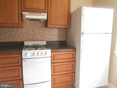 5903 Chinquapin Pkwy unit 2ND FLOOR, Baltimore, MD 21239 - photo 2