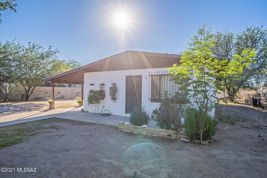 348 E Vaquero Place