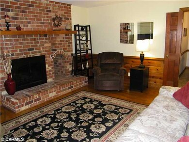 Den/Family/Great Room - Beautiful Family Room Feat
