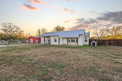 469 Dugan Chapel Rd, Bells, TX 75414 - photo 2