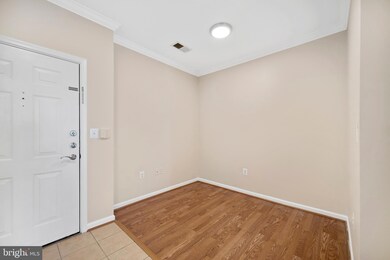 12909 Centre Park Cir unit 304, Oak Hill, VA 20171 - photo 2