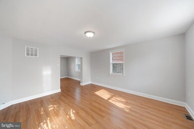 8532 Willow Oak Rd, Parkville, MD 21234 - photo 2