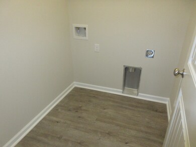 71 Church St, Claxton, GA 30417 - photo 5