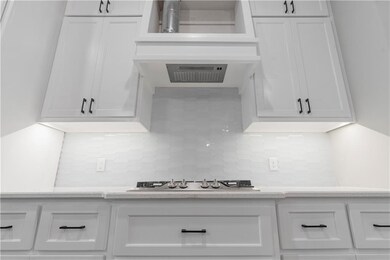 19913 Rambling Creek Dr, Edmond, OK 73012 - photo 7