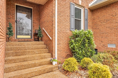 612 Cumberland Dr, Columbia, TN 38401 - photo 3