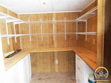 2320 NW 78th St, Topeka, KS 66618 - photo 6