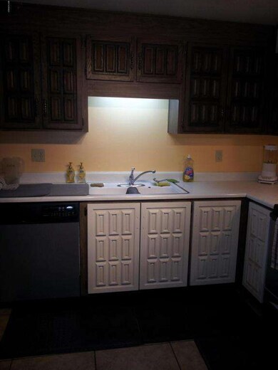 Under Mount Cabinet Light/Delta Faucet