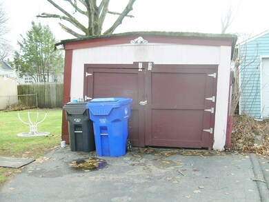 51 Chaplin St, Pawtucket, RI 02861 - photo 4