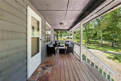 Porch with outdoor lounge area