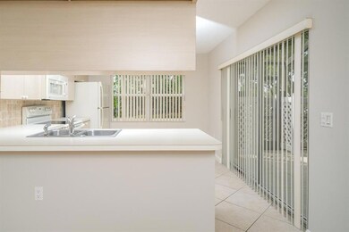 31 Clinton Ct unit D, Royal Palm Beach, FL 33411 - photo 5