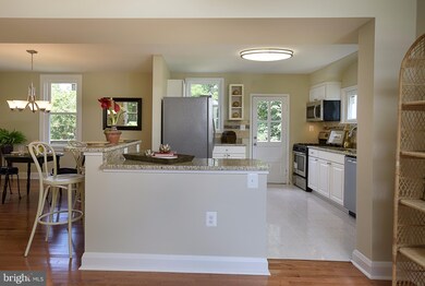 611 Hilltop Rd, Catonsville, MD 21228 - photo 4