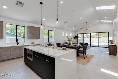 8149 N 10th Place, Phoenix, AZ 85020 - photo 5