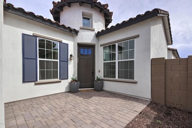 811 S Eucalyptus Pl-5