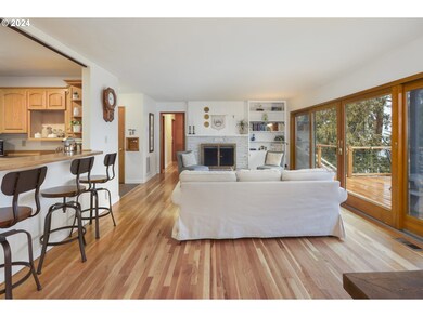 319 W 20th St, the Dalles, OR 97058 - photo 5