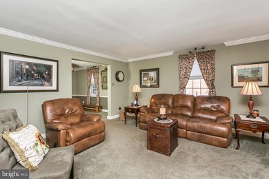 1821 Darrich Dr, Parkville, MD 21234 - photo 3