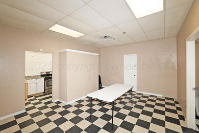 521 Ash Ave, Dalhart, TX 79022 - photo 6