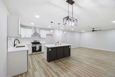 214 W Madison St, Hillsboro, TX 76645 - photo 4