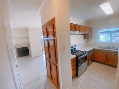 7900 Bissonnet St unit D-11, Houston, TX 77074 - photo 5