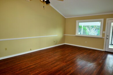 Living Room w/Cathedral Ceiling & Ceiling Fan