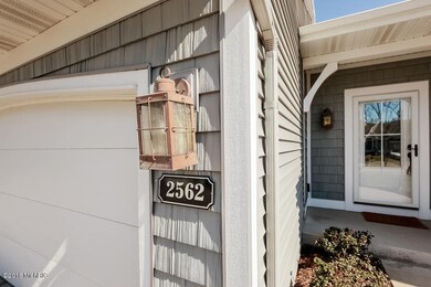 2562 Summit Ridge Dr NE unit 34, Grand Rapids, MI 49505 - photo 4