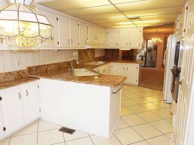 Beautiful granite counter tops. 
