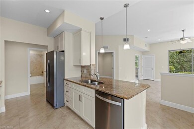 Kitchen Peninsula with pendant lighting