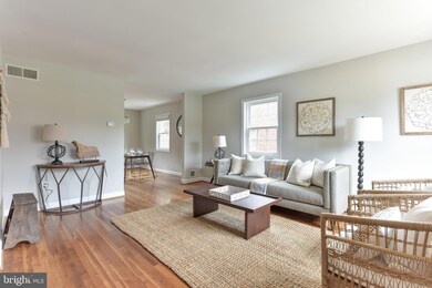 116 W Taylor Run Pkwy, Alexandria, VA 22314 - photo 4