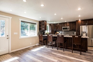 20682 Whitecliff Cir, Bend, OR 97702 - photo 5