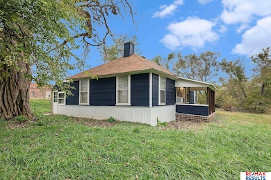 902 Louie Ln, Yutan, NE 68073 - photo 4